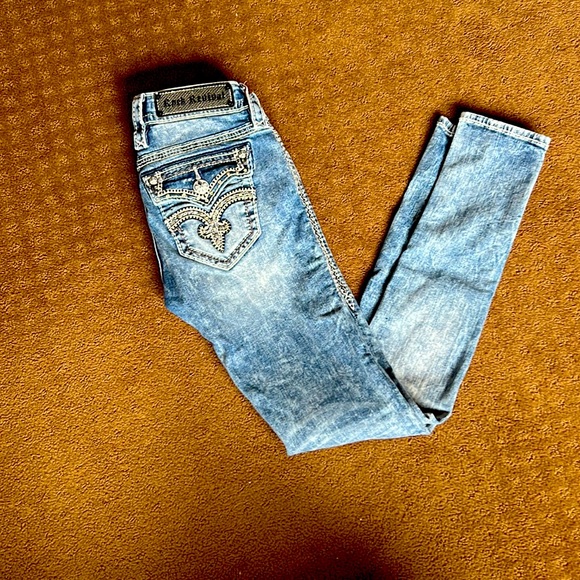 Juniors Rock Revival Jeans - Picture 1 of 3